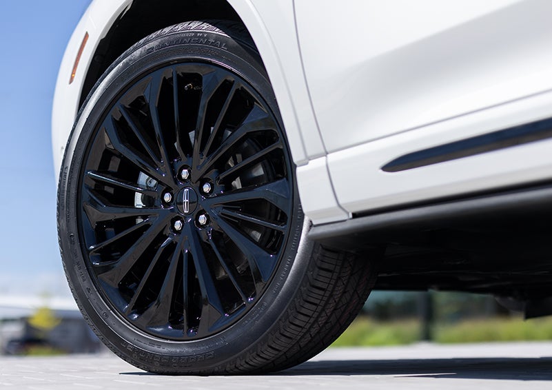 The stylish blacked-out 20-inch wheels from the available Jet Appearance Package are shown. | Lincoln Demo 1 in Wooster OH