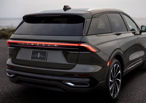 The rear of a 2024 Lincoln Black Label Nautilus® SUV displays full LED rear lighting. | Lincoln Demo 1 in Wooster OH